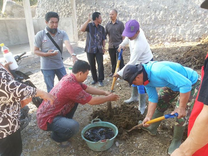 Praktek Pembuatan Pupuk Kompos